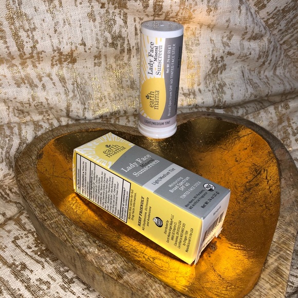 Earth Mama Lady FaceTinted Mineral Sunscreen SPF40 - Picture 8 of 12